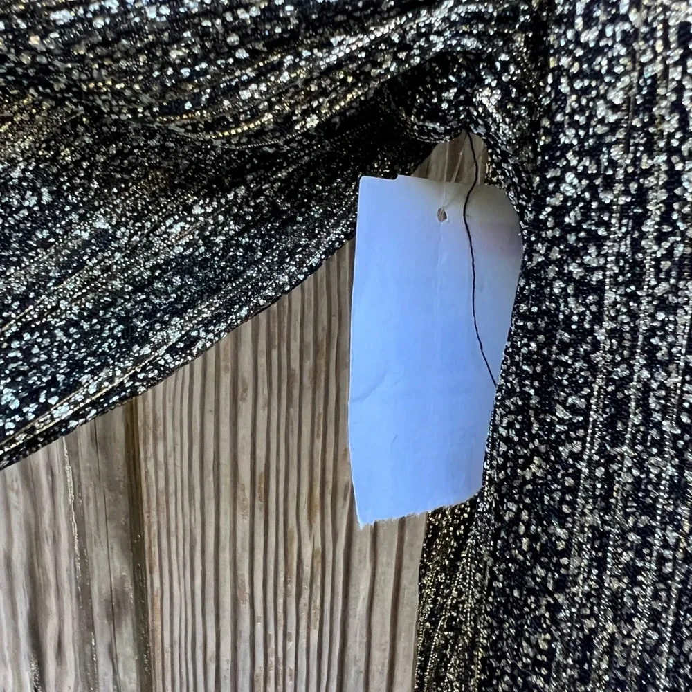 VINCE CAMUTO Gold Smocked Neck Metallic Top Women’s Medium NWT NEW - Picture 13 of 14